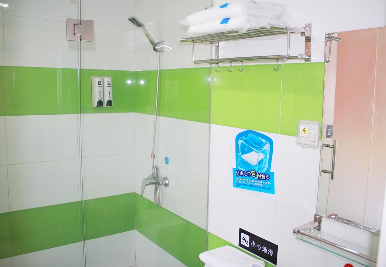7Days Inn Zhongshan Li He Square Exterior photo